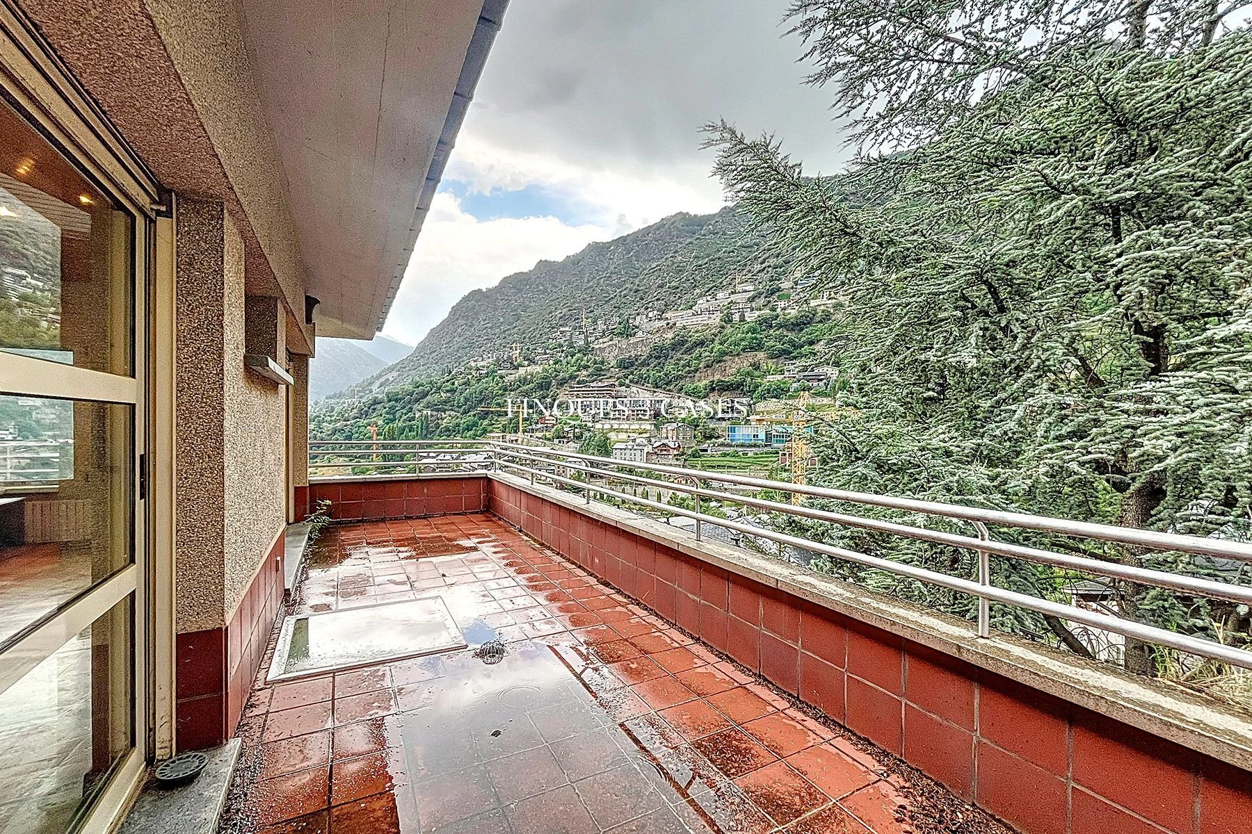 Large and Exclusive Chalet for Sale in Escaldes 58