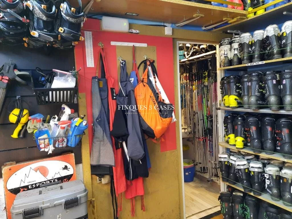 Negocio de venta y alquiler de esquí para traspasar a Ordino 9