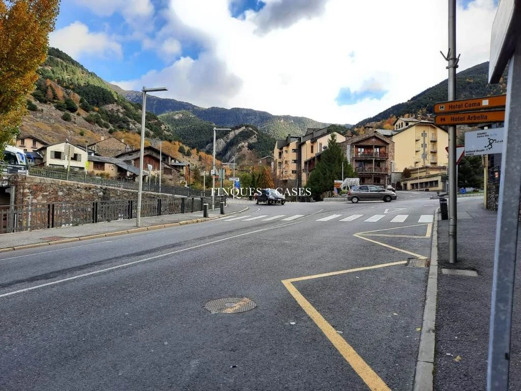 Negocio de venta y alquiler de esquí para traspasar a Ordino 15