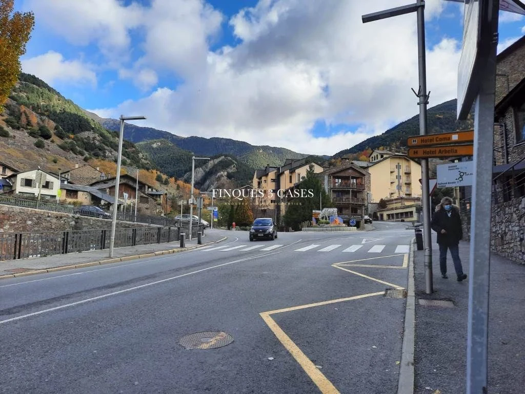 Negocio de venta y alquiler de esquí para traspasar a Ordino 17