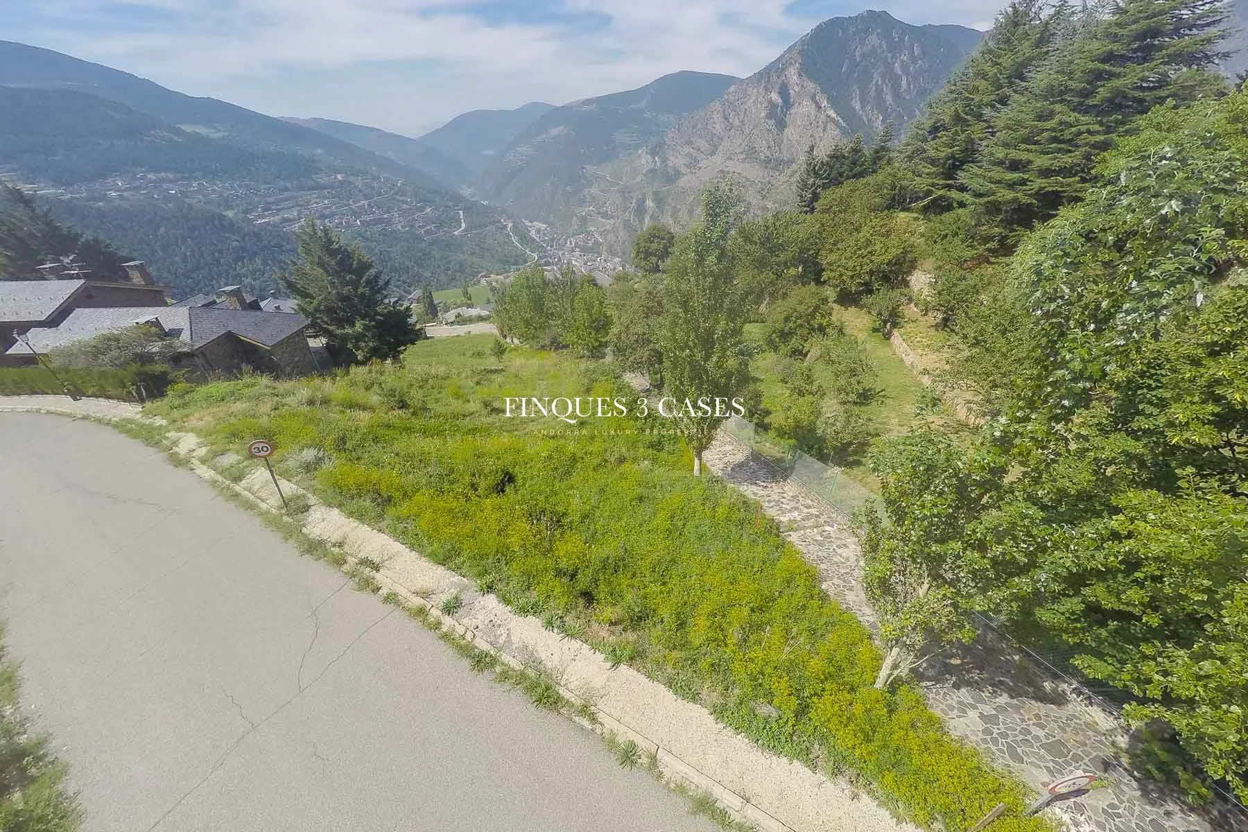 Exceptional Plot for Sale in Certers 6