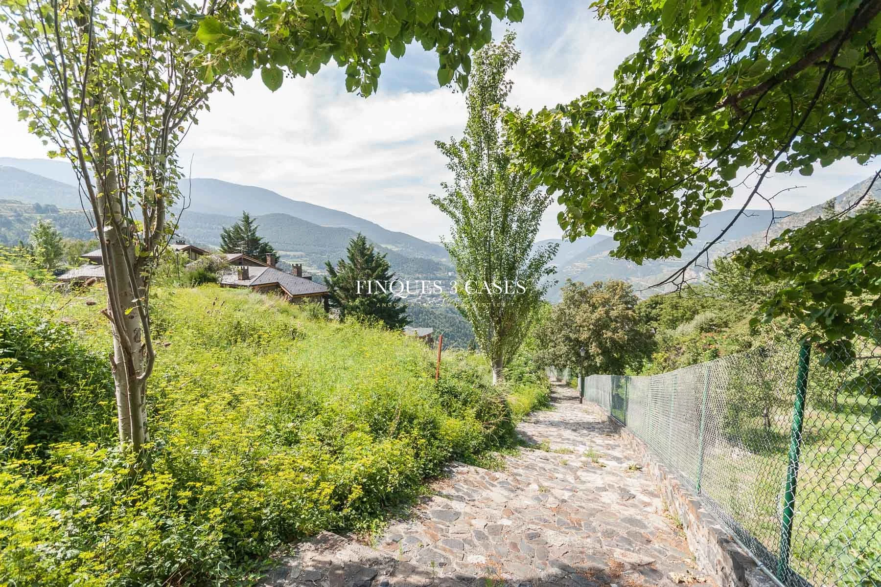 Exceptional Plot for Sale in Certers 7