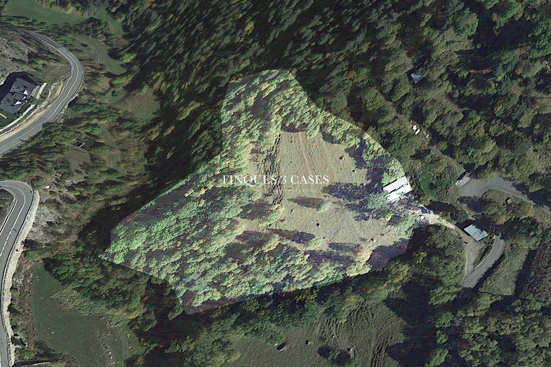 Terreno con borda construida para comprar en Pal 2