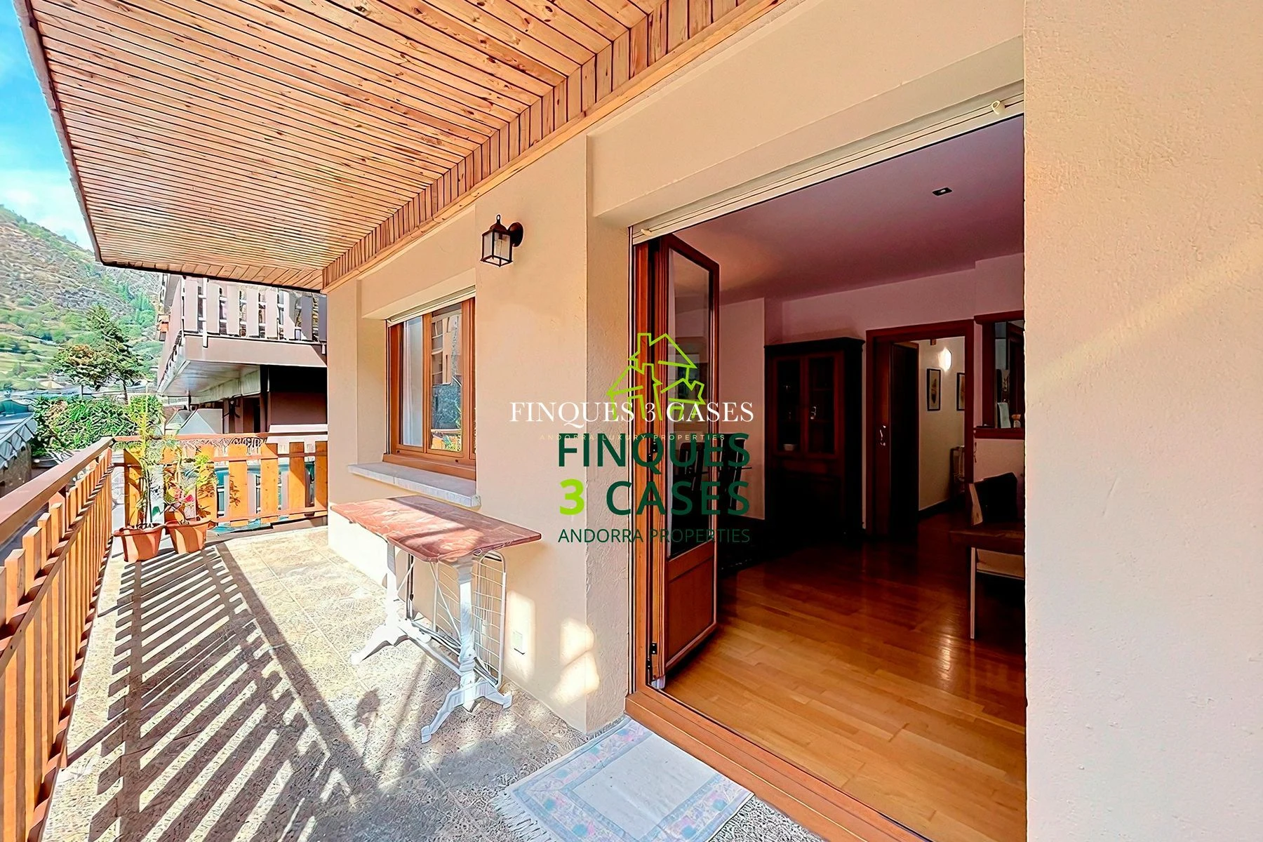 Central Apartment for Sale in Encamp 8