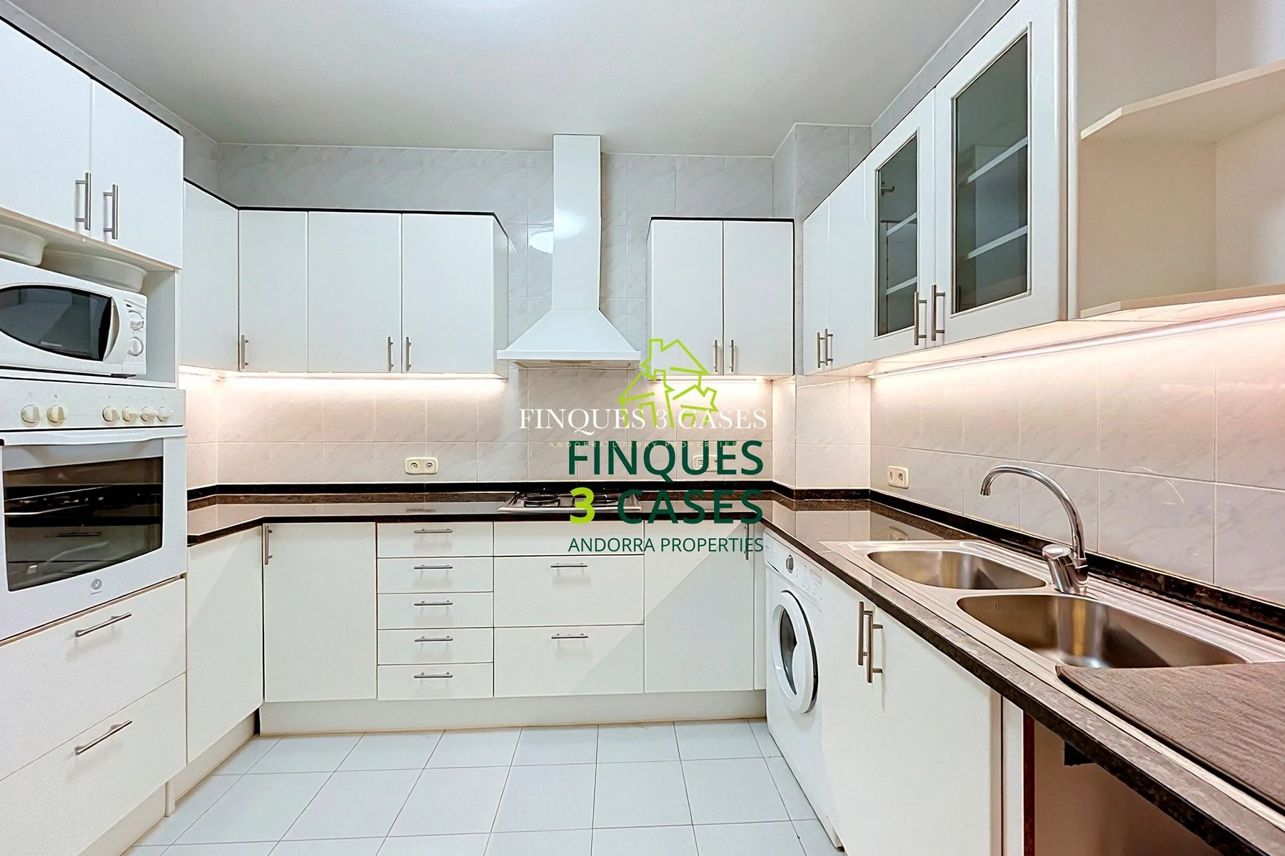 Central Apartment for Sale in Encamp 10