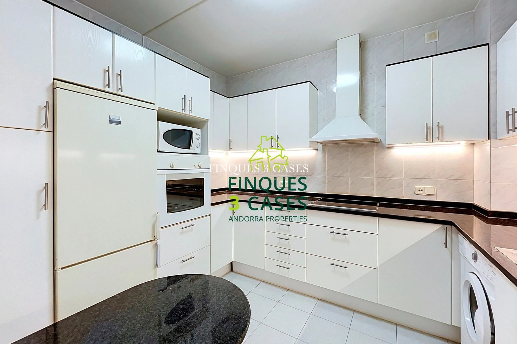Central Apartment for Sale in Encamp 12