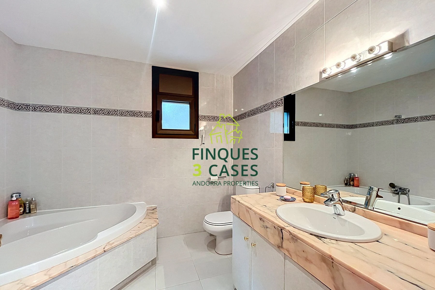 Excepcional Chalet Independiente en Venta en Escaldes