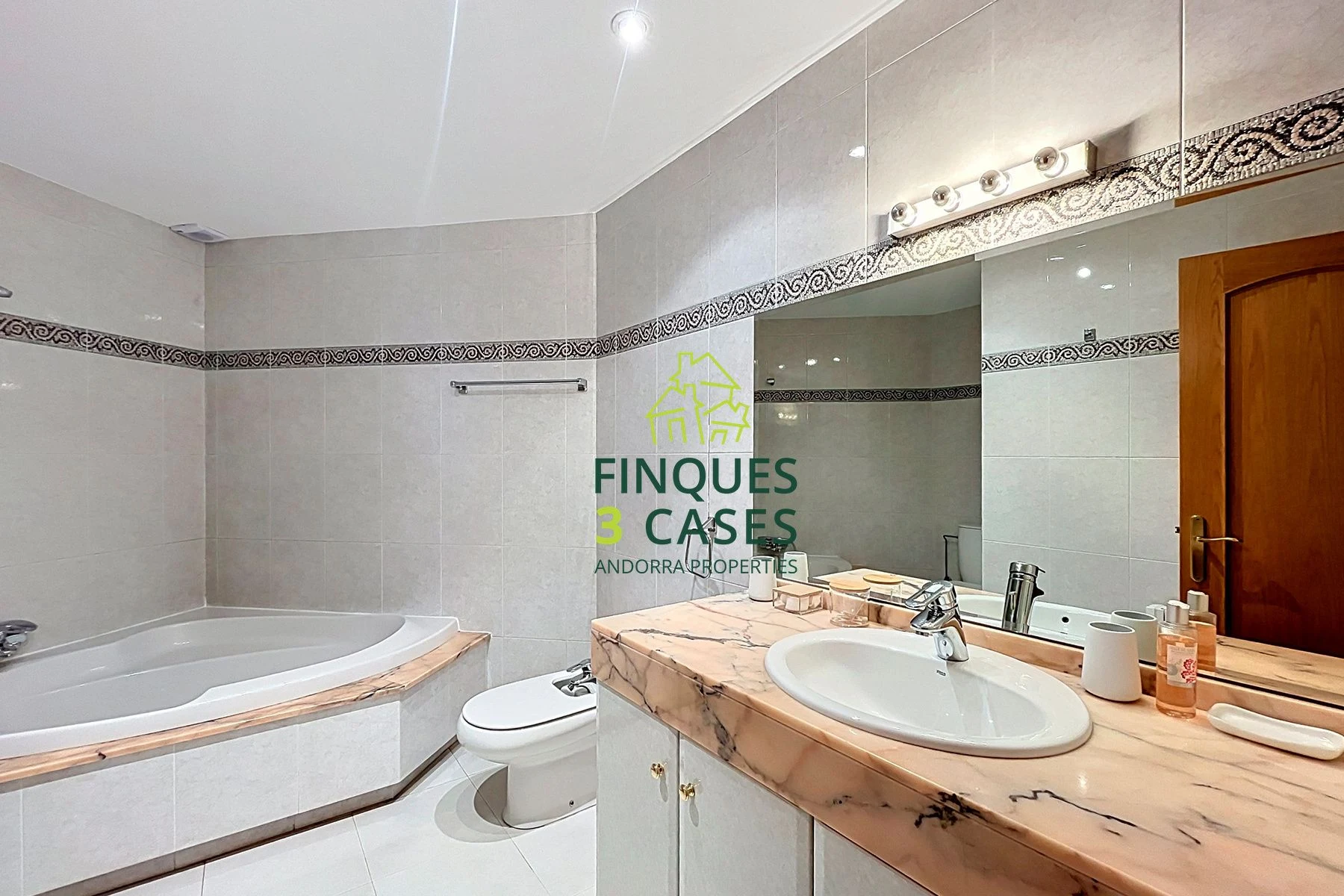 Excepcional Chalet Independiente en Venta en Escaldes