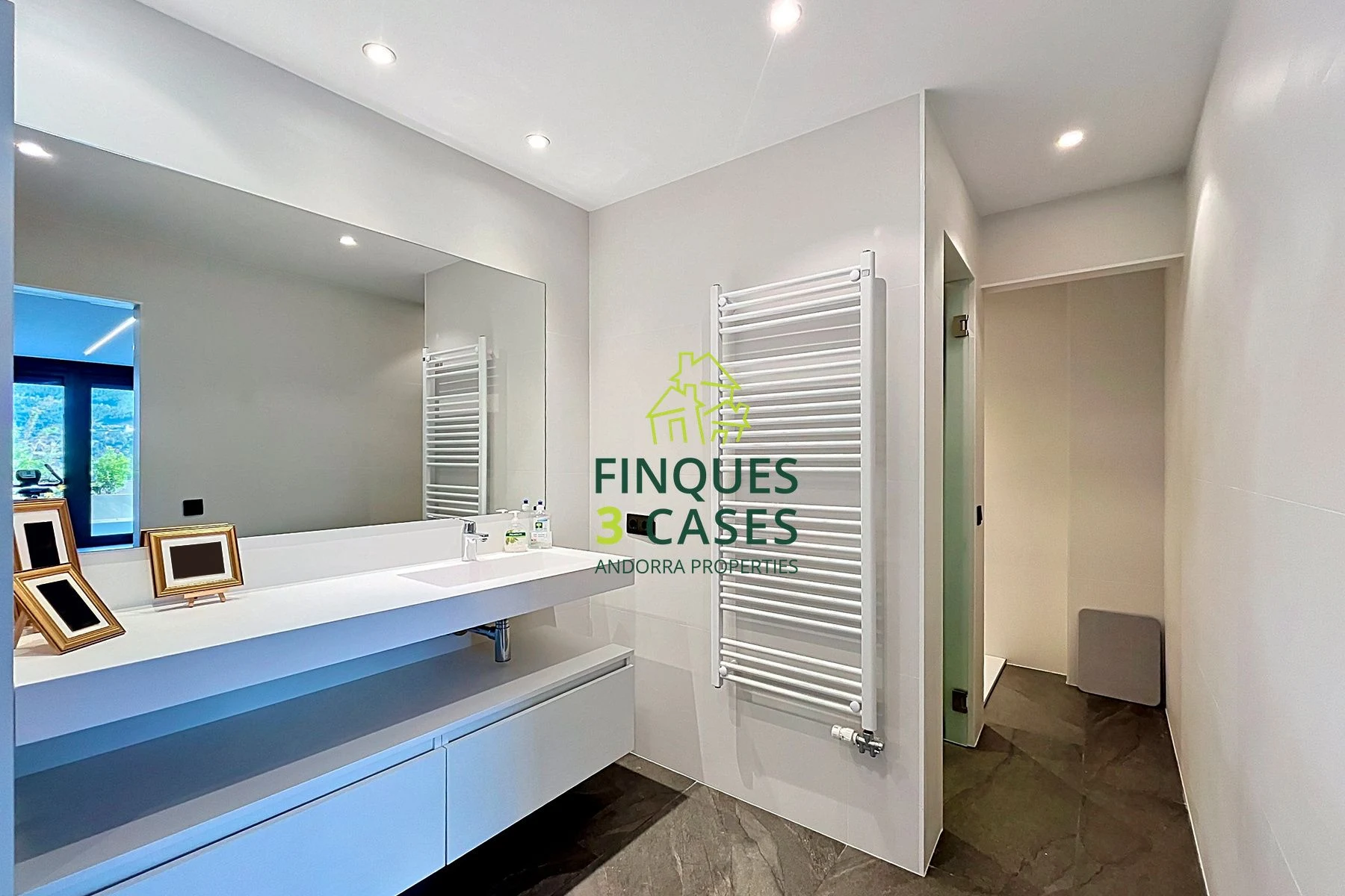 Excepcional Chalet Independiente en Venta en Escaldes