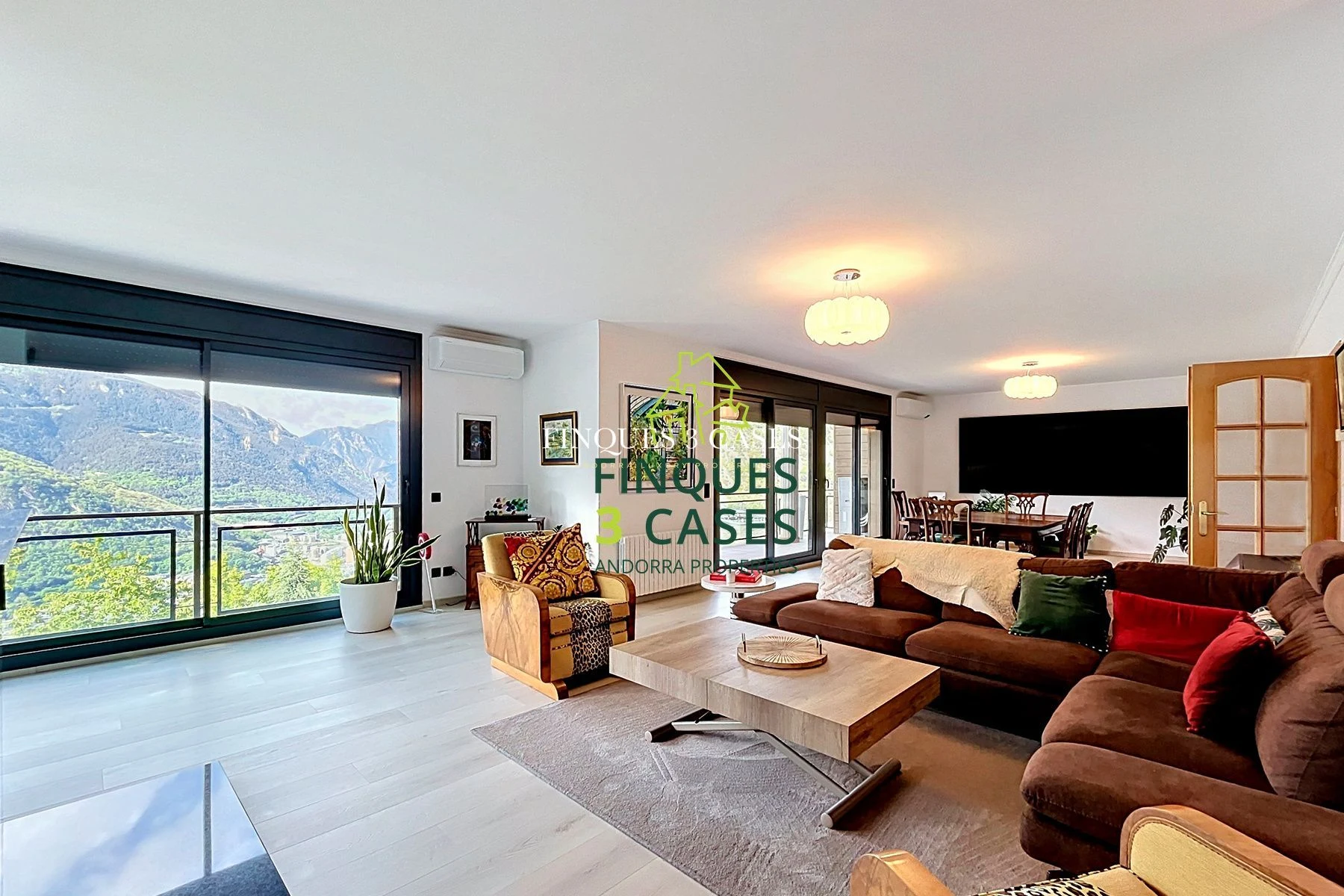 Excepcional Chalet Independiente en Venta en Escaldes