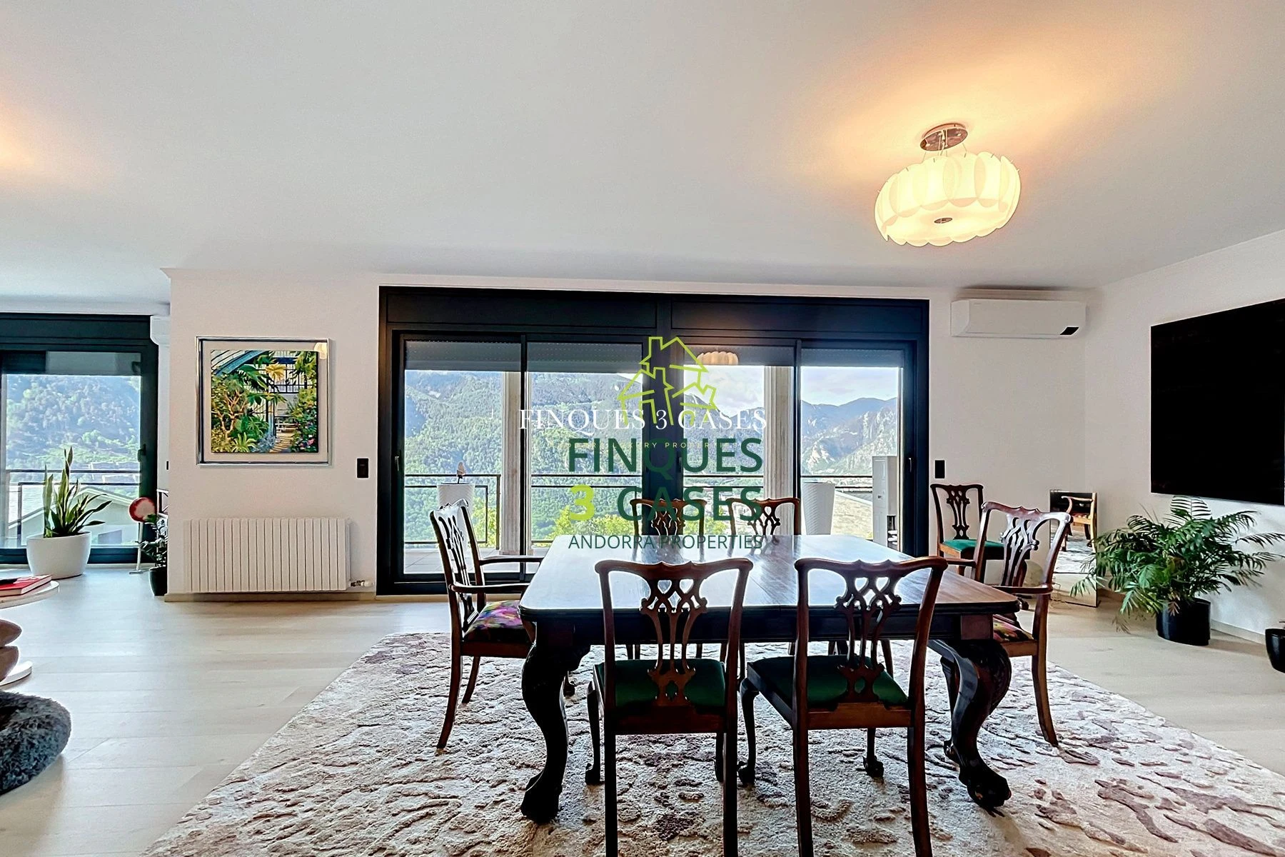 Exceptional Independent Chalet for Sale in Escaldes 3