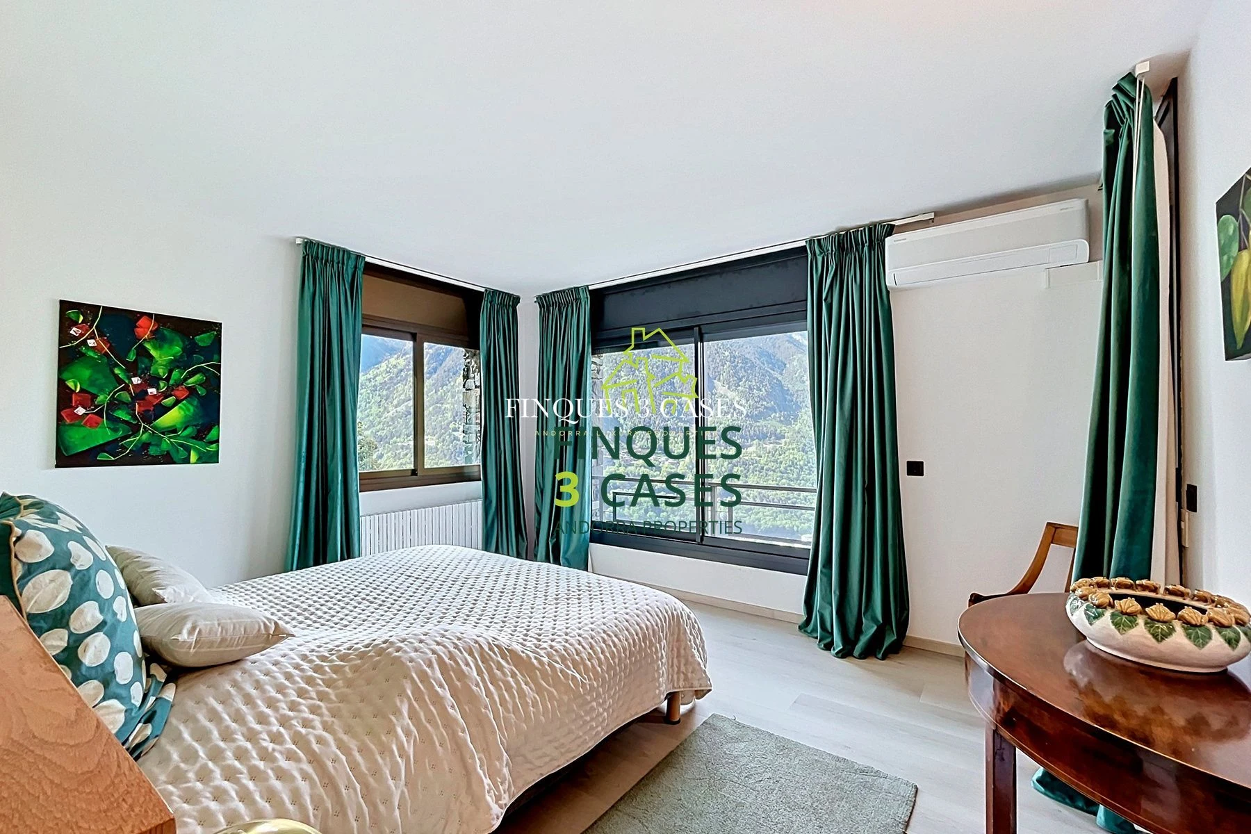 Exceptional Independent Chalet for Sale in Escaldes 26