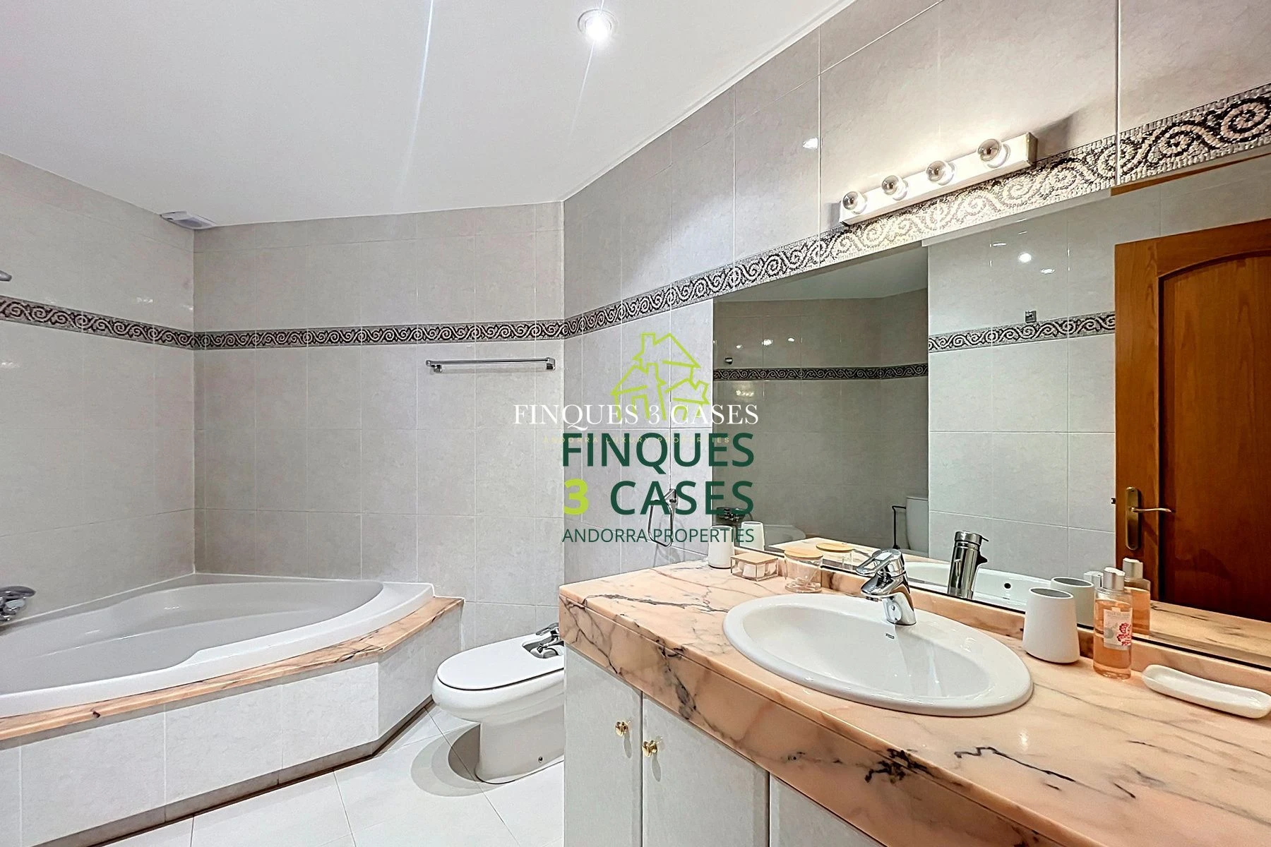 Exceptional Independent Chalet for Sale in Escaldes 40