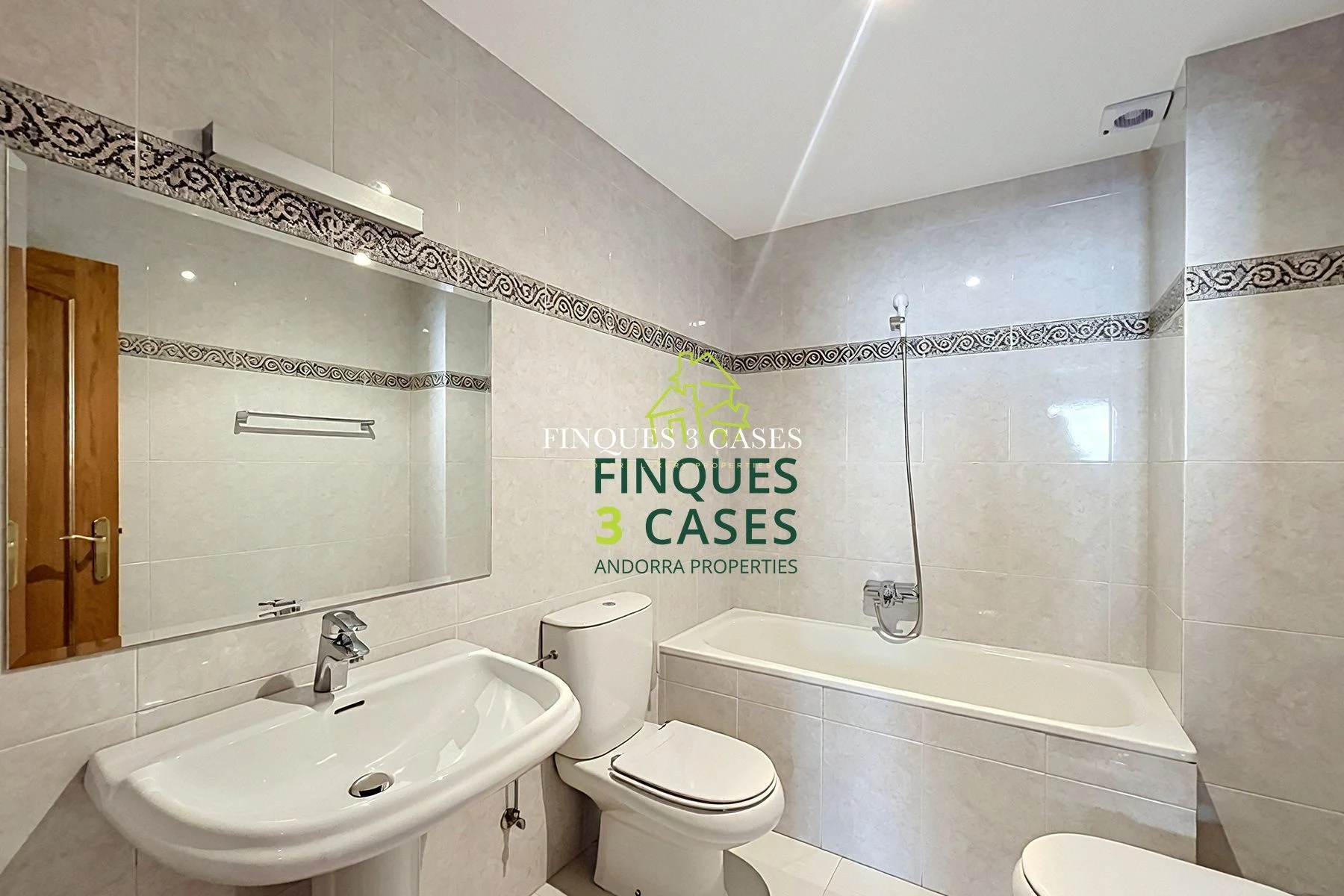 Exceptional Independent Chalet for Sale in Escaldes 45