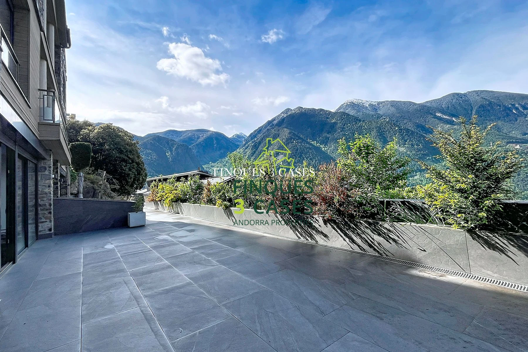 Exceptional Independent Chalet for Sale in Escaldes 47