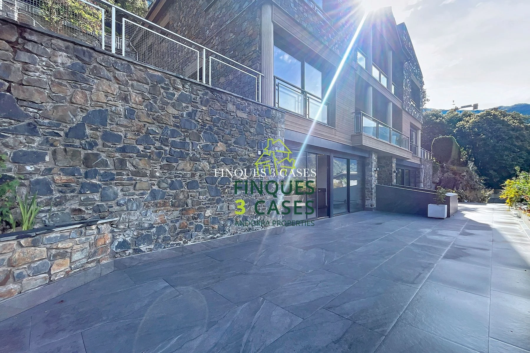 Exceptional Independent Chalet for Sale in Escaldes 53