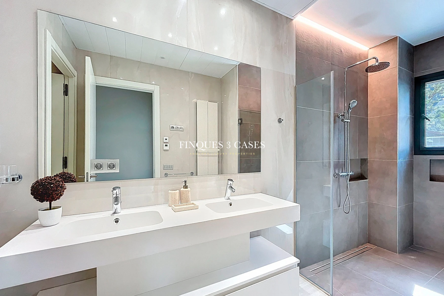 Exclusivo chalet con vistas cautivadoras para comprar en Andorra 37