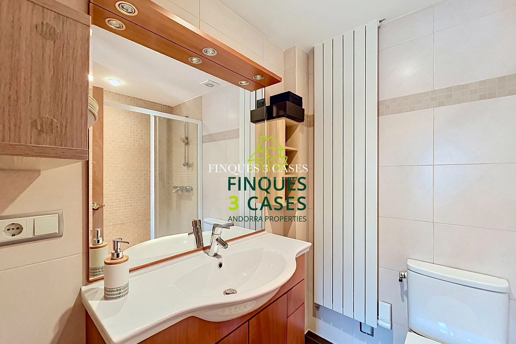 Terraced House for Sale in Escaldes 25