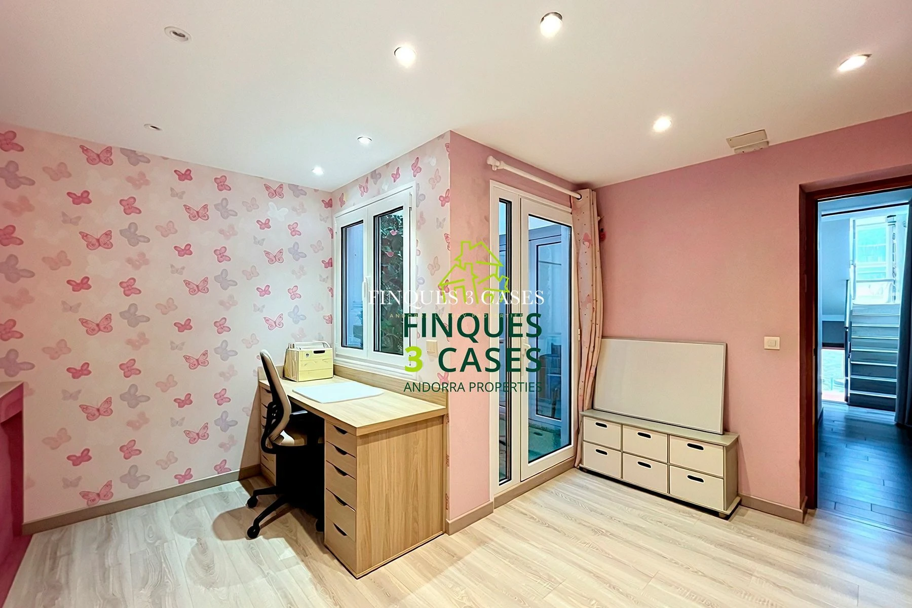 Terraced House for Sale in Escaldes 33