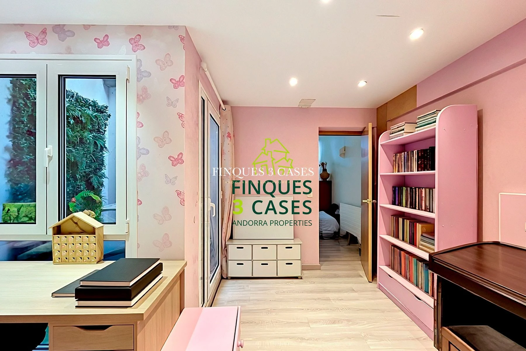 Terraced House for Sale in Escaldes 35
